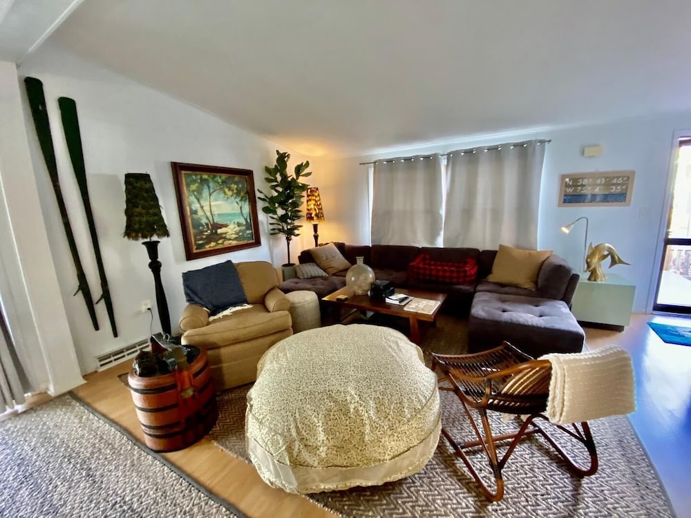 Bayard Avenue 1600