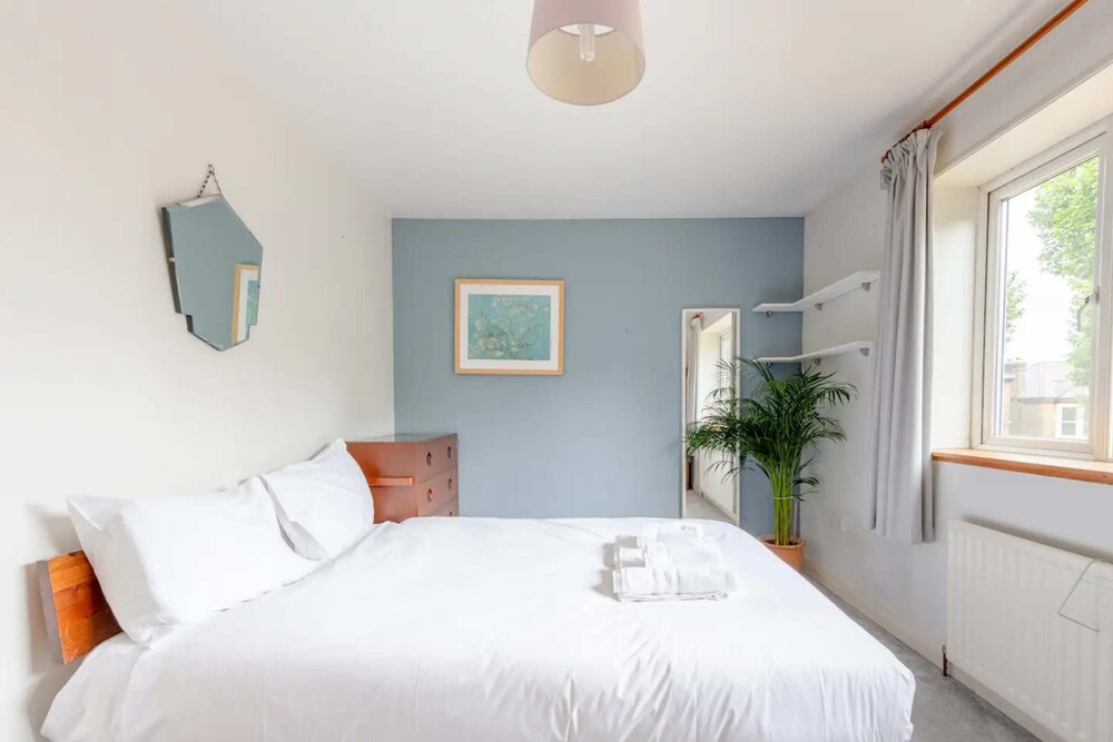 Cosy 2BD Flat - New Cross