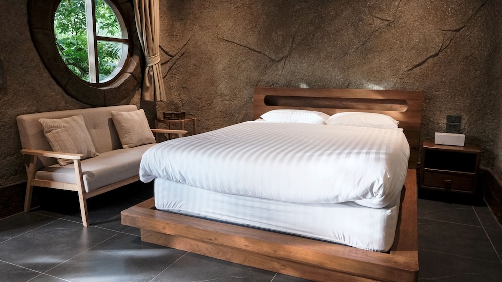 Lush Inn Phuket