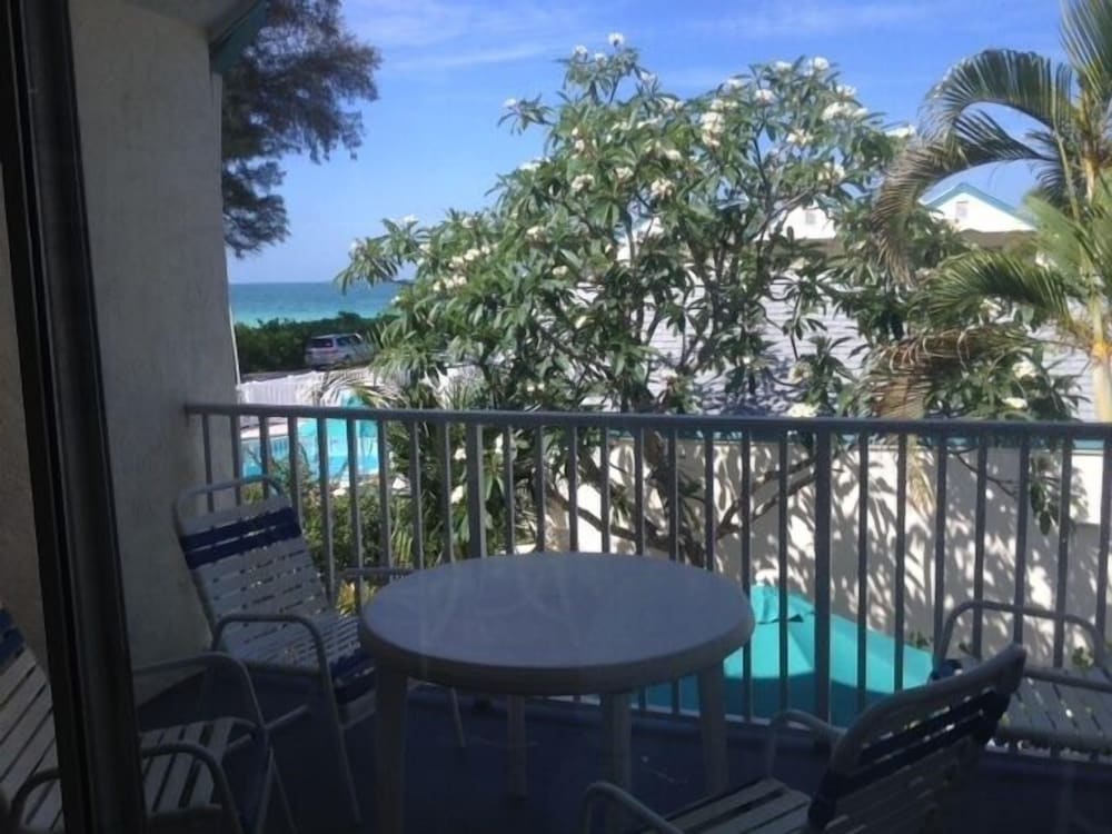 Coconuts Beach Resort