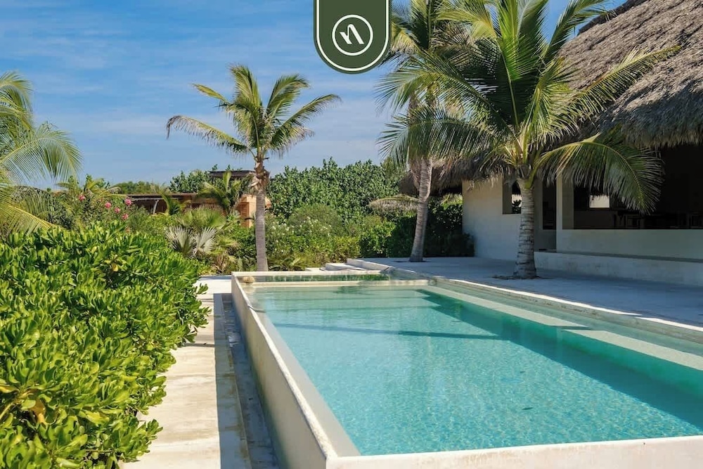 Stunning Two-bedroom Ocean View House - Mazul