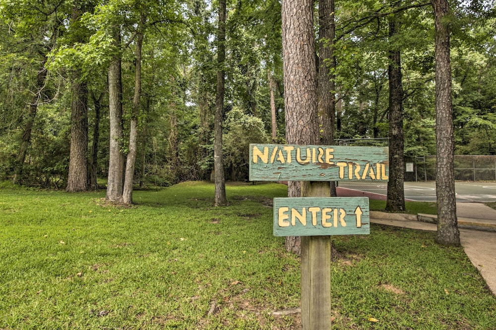 Steps to Marina: Coldspring Retreat w/ Lake View