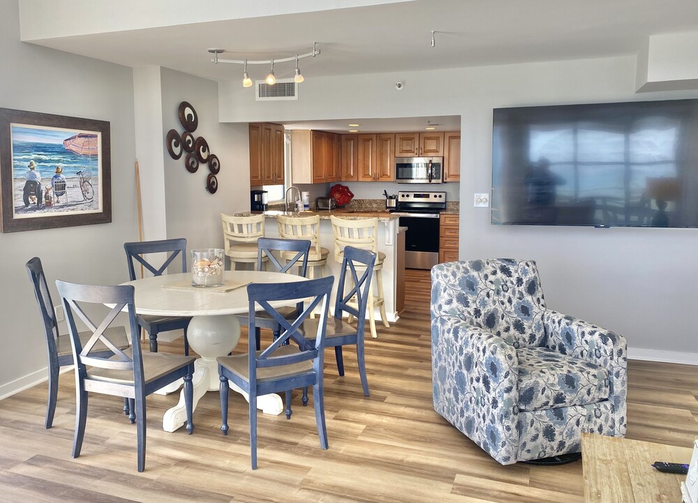 1712 North Hampton 3 Bedroom Condo view 5