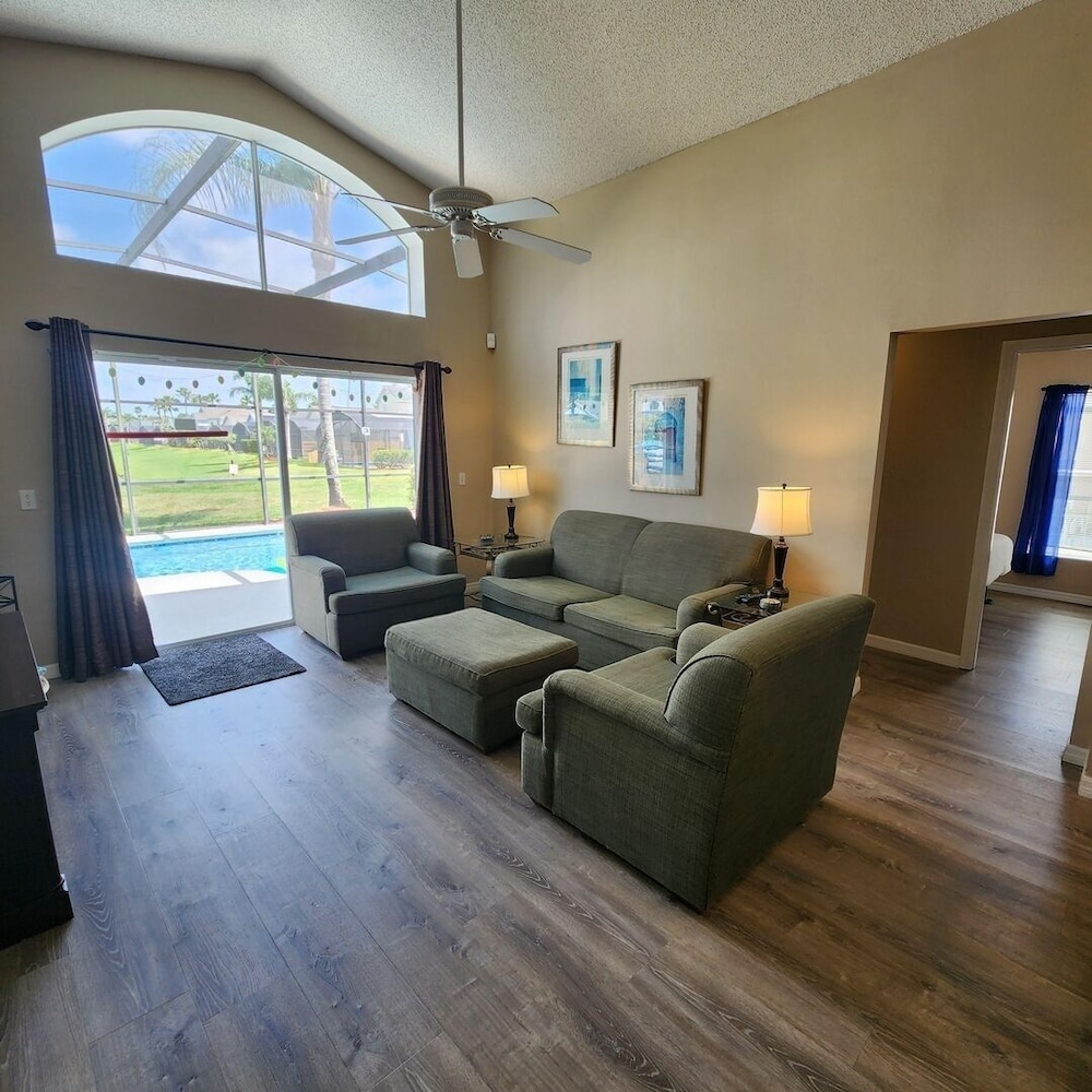 LKB4705AW 4 Bedroom villa in Lake Berkley 4 Home