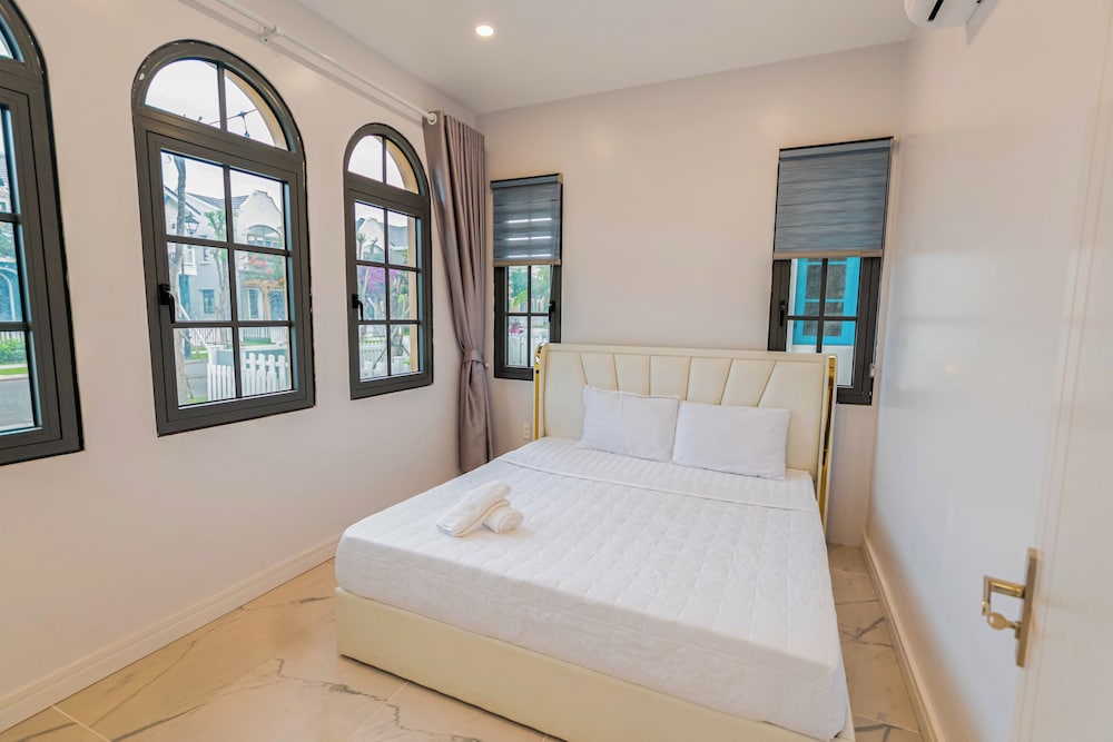 Luxury 3 br La Fleur Villa-Novaworld PT