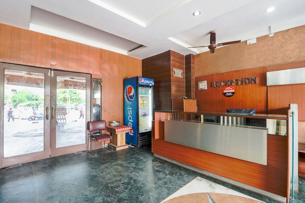Lobby & Reception