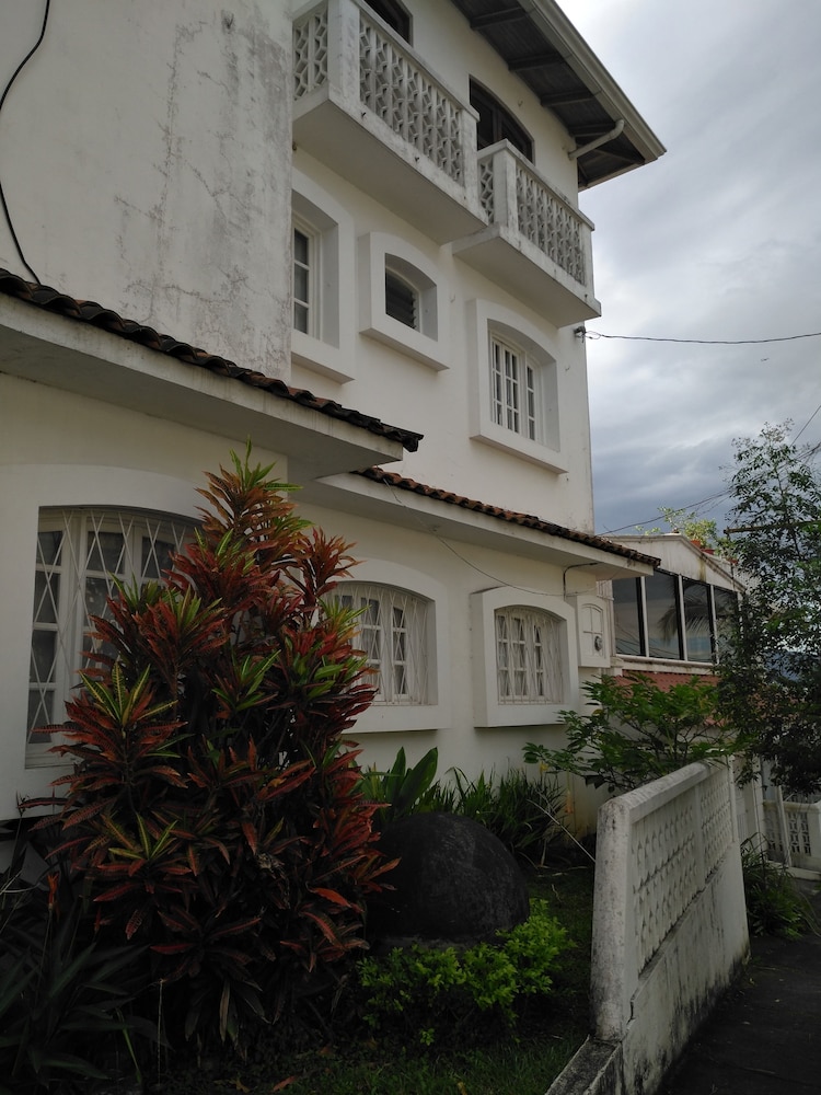 Hotel Mi Tierra Casa Blanca