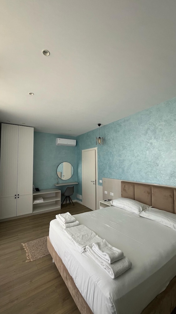 Whisky Green Coast Hotel & Apartments