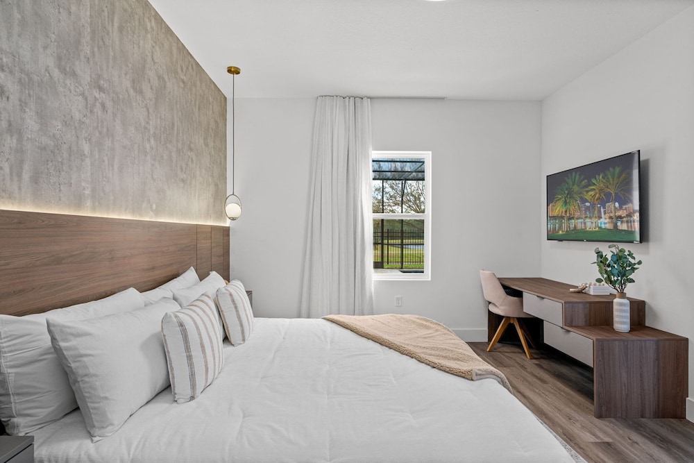 Best Stay Chic Design Themed Rooms Pool