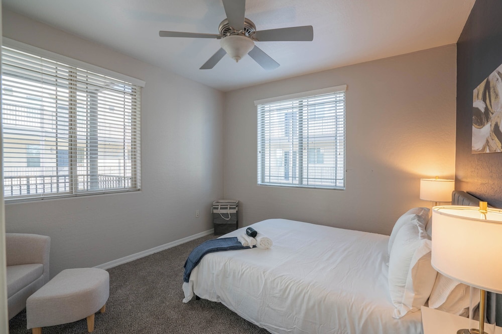 ROVE LIVING/KL - The Fredrick Tempe