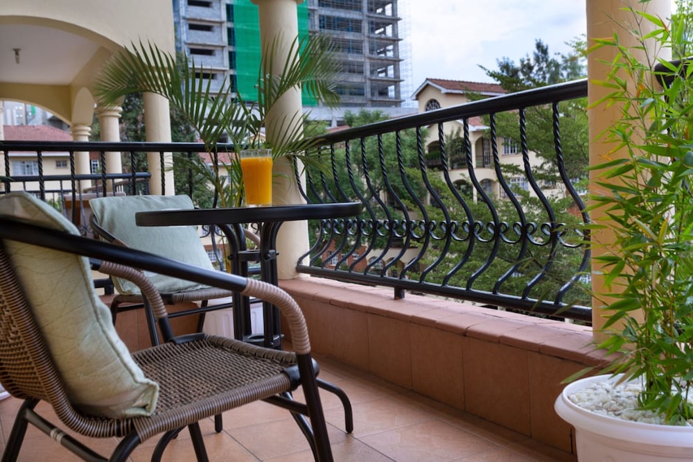 Bamboo Suites by Edmor suites photo 4