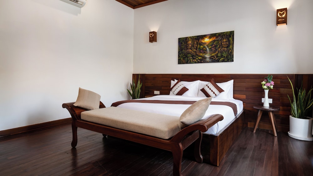 Khmer Lodge