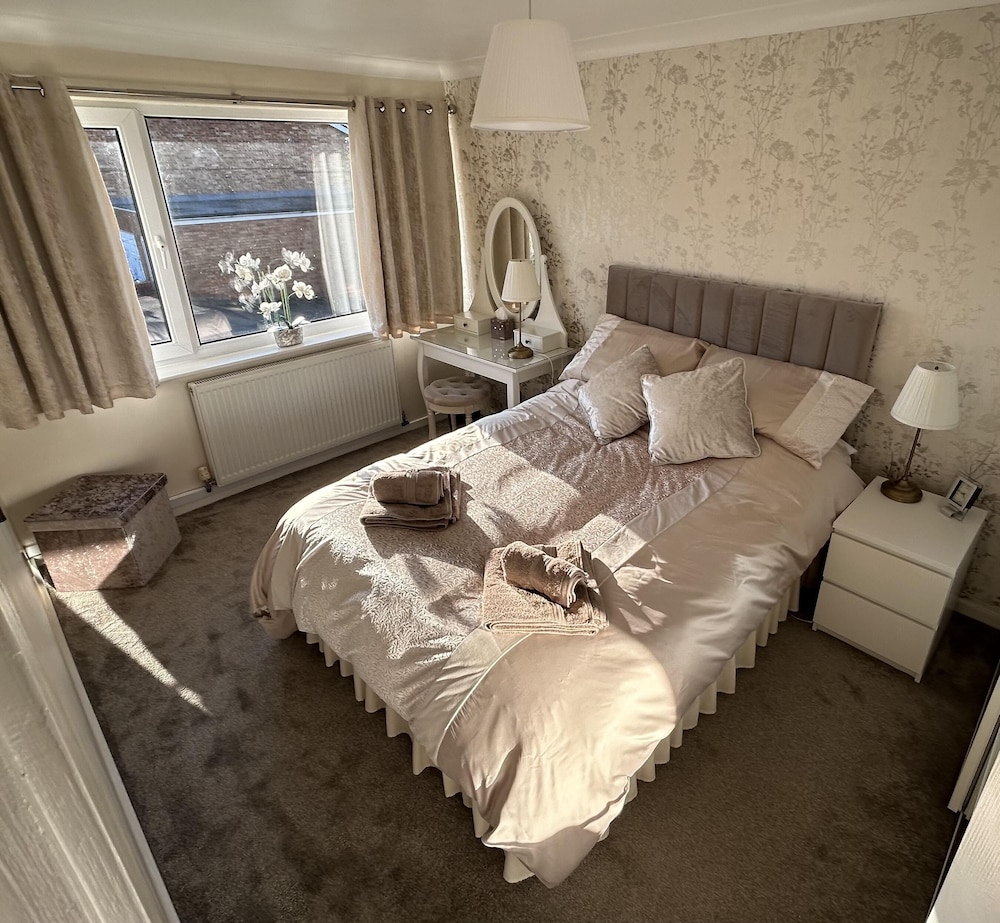 2-bed Apartment in Coleshill view 4