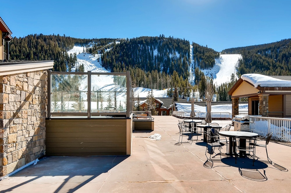 Slopeside 2741