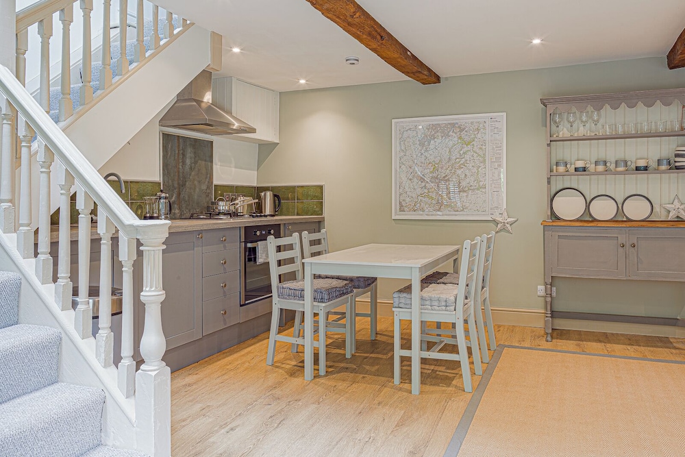 Mill House & Cottage - on Cotswold Way