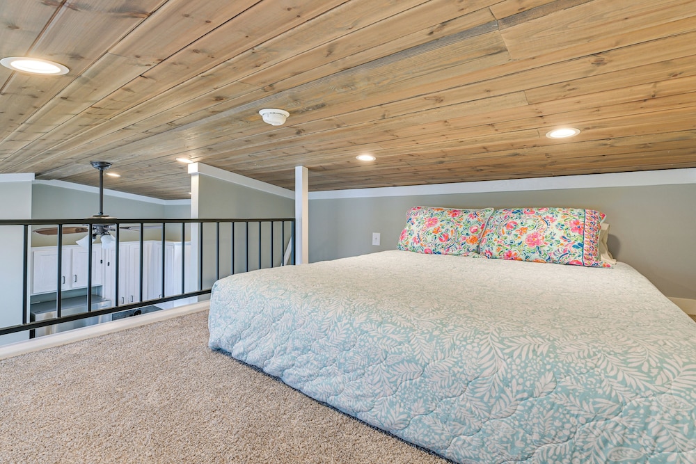 < 1 Mi to Marina: Pet-friendly Lake Norman Home!