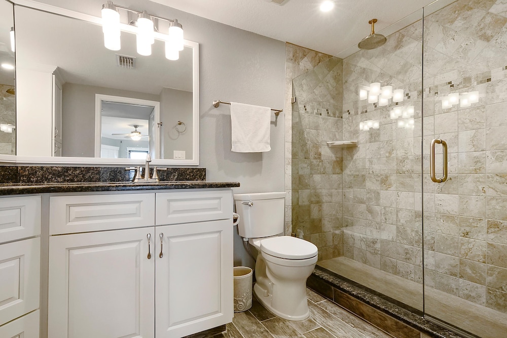 Land's End 10-302 Beach Front - Premier