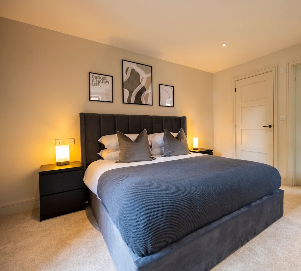 Victoria View - Brand New 2 Bedroom - Parking view 2