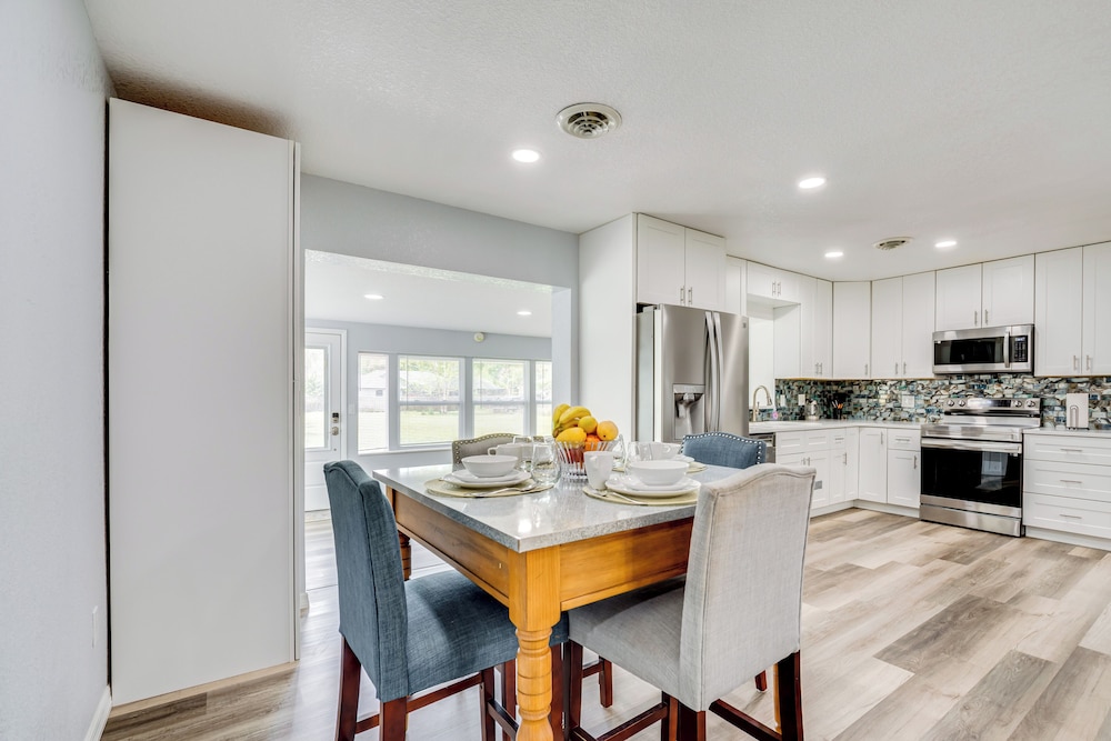 Stay & Play in Belleview: Welcoming Home w/ Yard