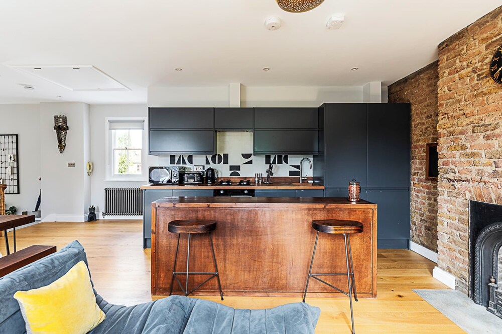 Rustic and Contemporary Haven in Brixton
