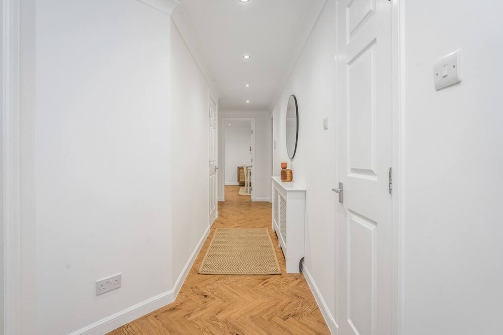 Luxury 2bed 2bath-ground Floor-free Parking