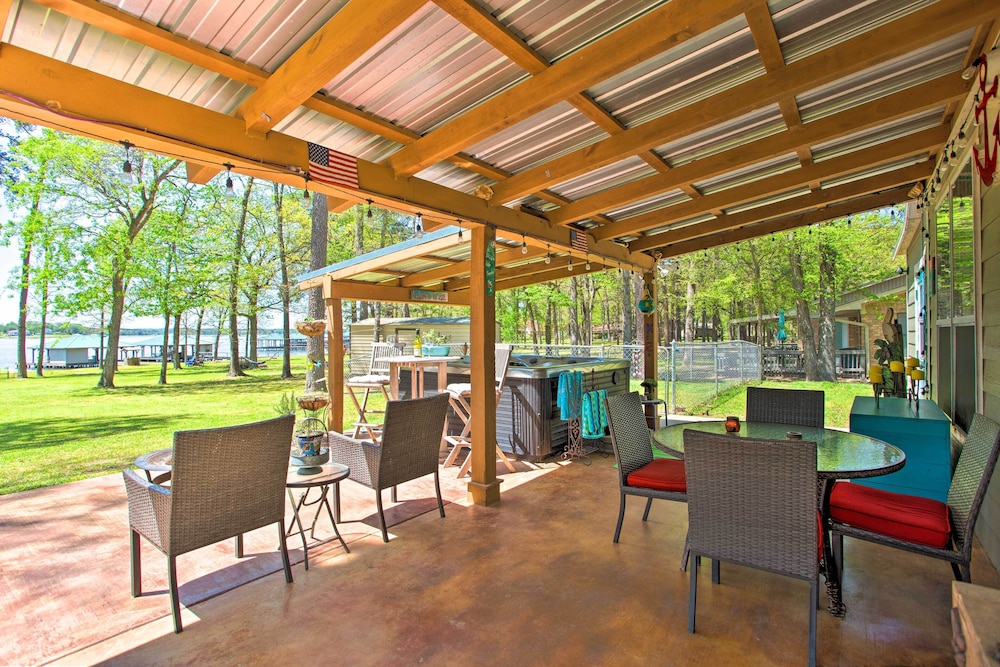 Pet-friendly Lakefront Getaway w/ Hot Tub!