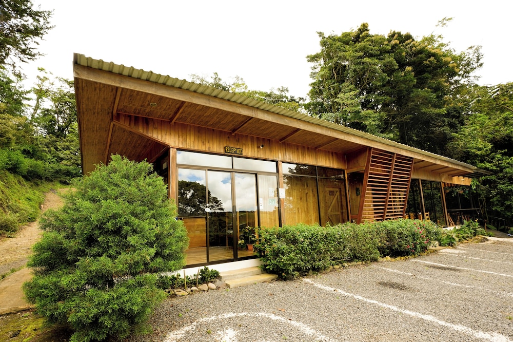 Tityra Lodge