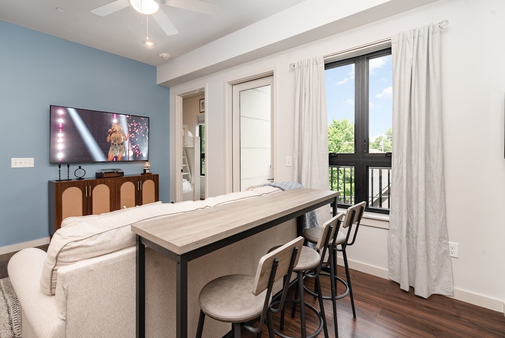 Harmony Outpost-pool & Gym-4 Mins To Broadway