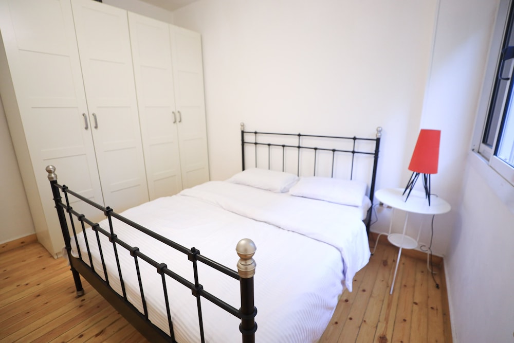 Ivory Petal Bliss 2BR Apt
