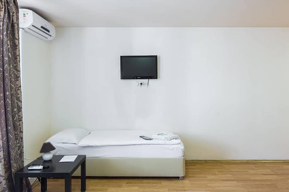Dance Hotel