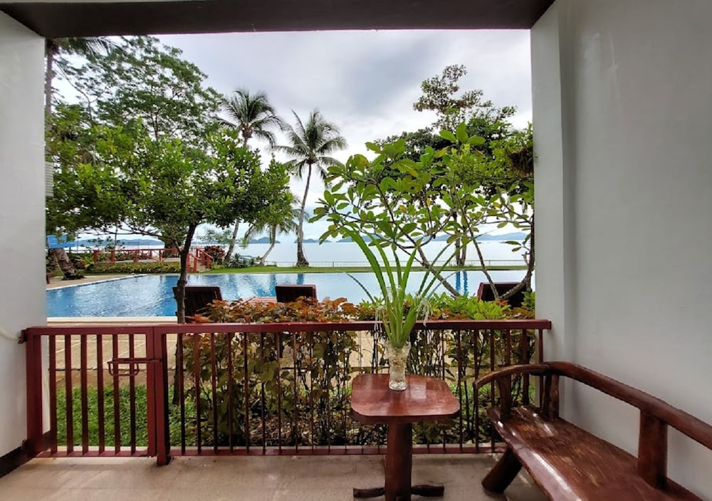 Doublegem Beach Resort and Hotel