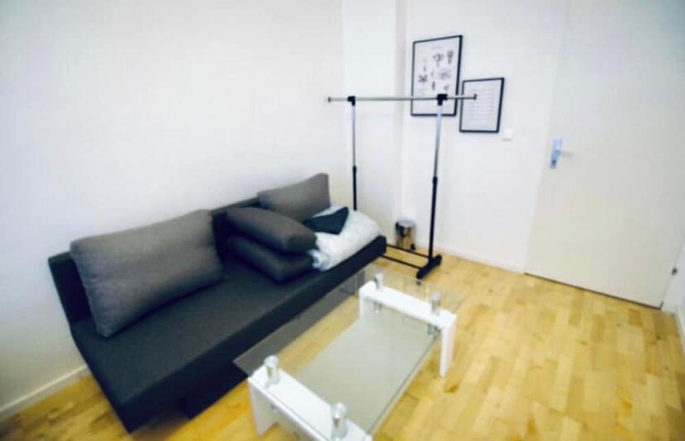 Cozy 3BR Apartment Near Augarten Park