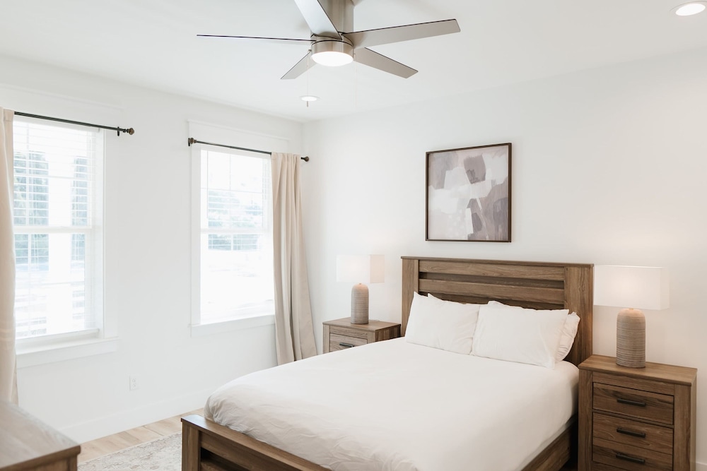Enclave at Lyndell Lane by Avantstay Private Pool