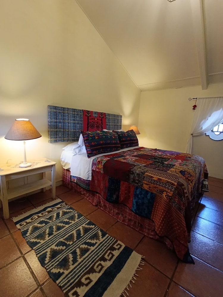 Yellow House - Hostel