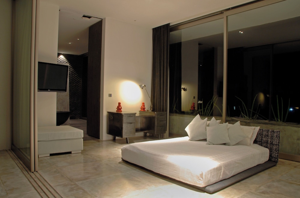 Modern 4BD Villa with Pool in Seminyak