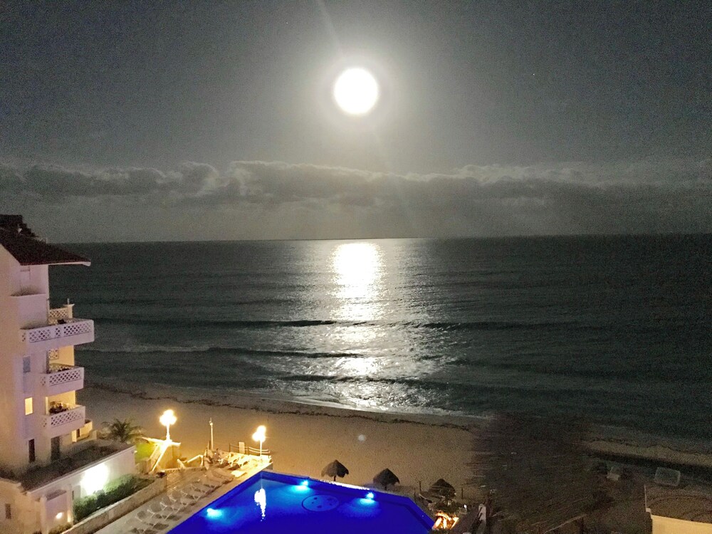 OvaCancun Apartments