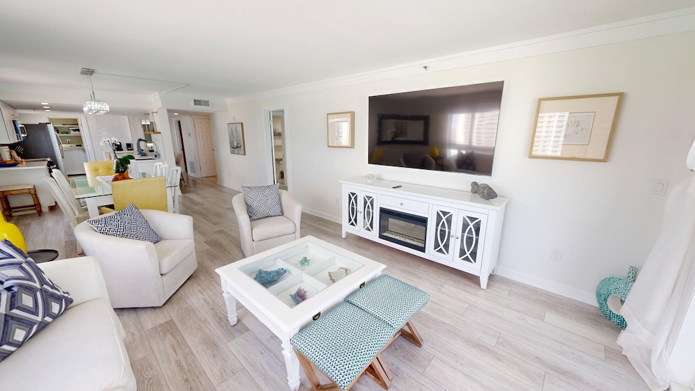 Destin Towers 113 2 Bedroom Condo