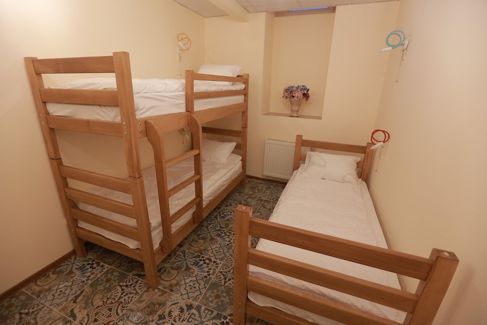 Midtown Hostel