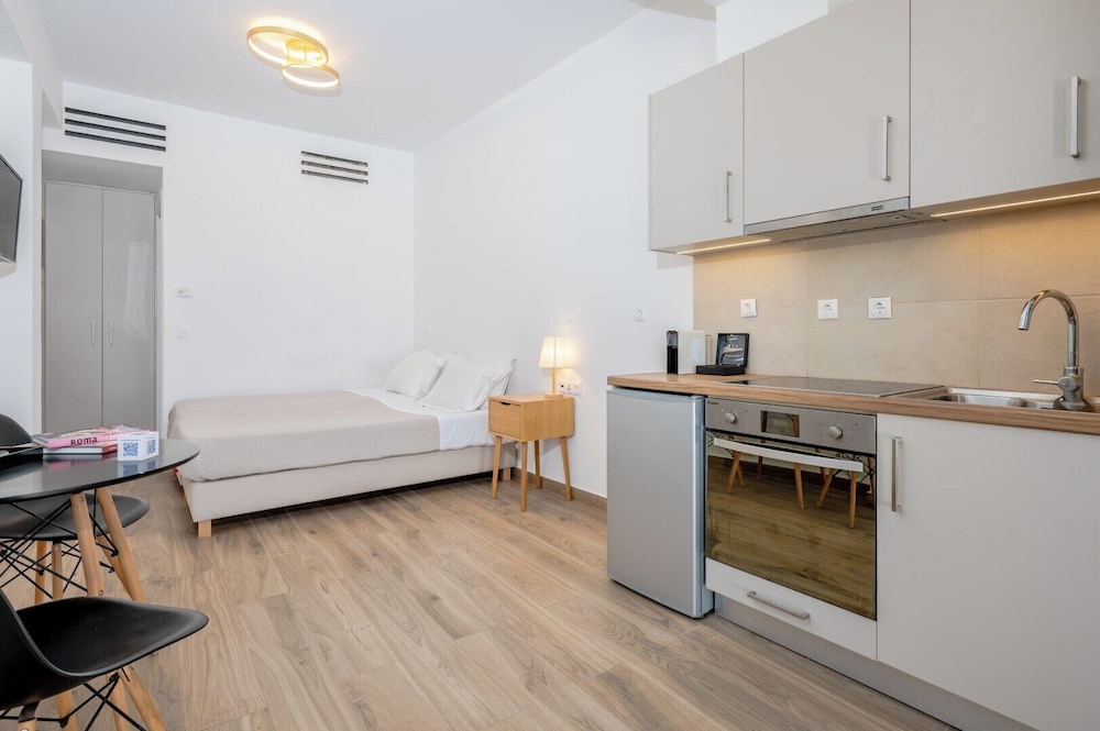 Apeiron Blue Perissa Apartments