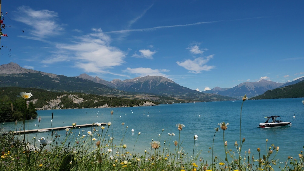 Apartment by Lake Serre-poncon With Pool