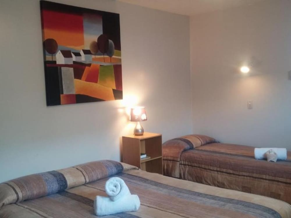 Raymar Motor Inn