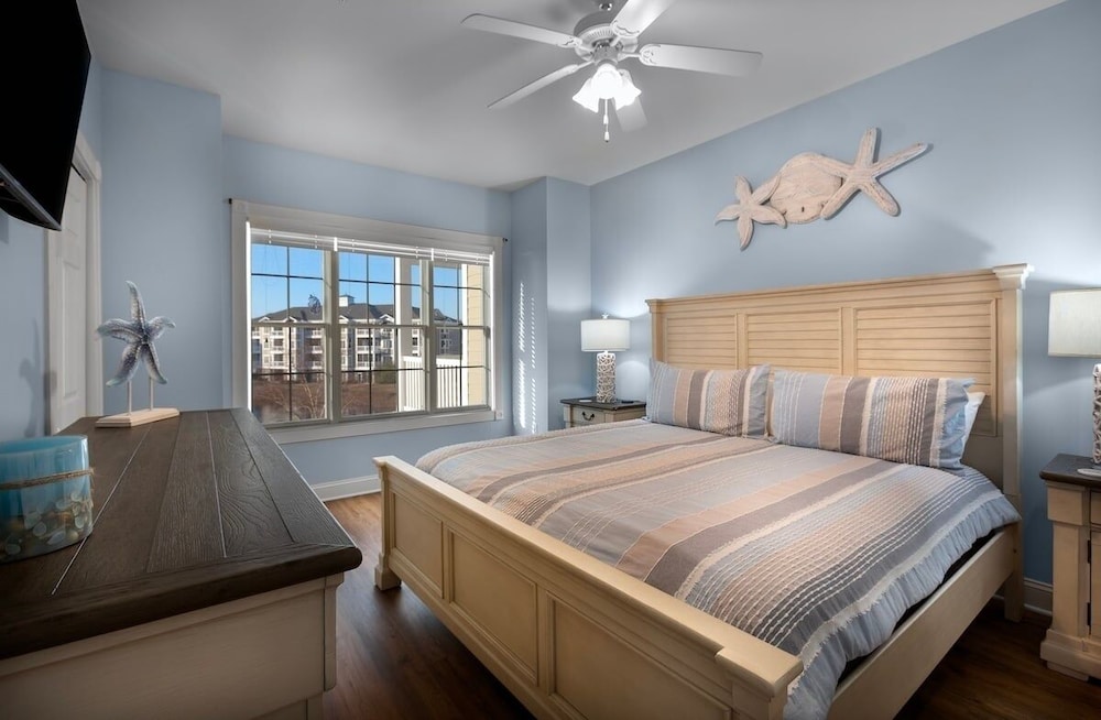 Magnolia Pointe Luster Leaf 4851-301 3 Bedroom Condo