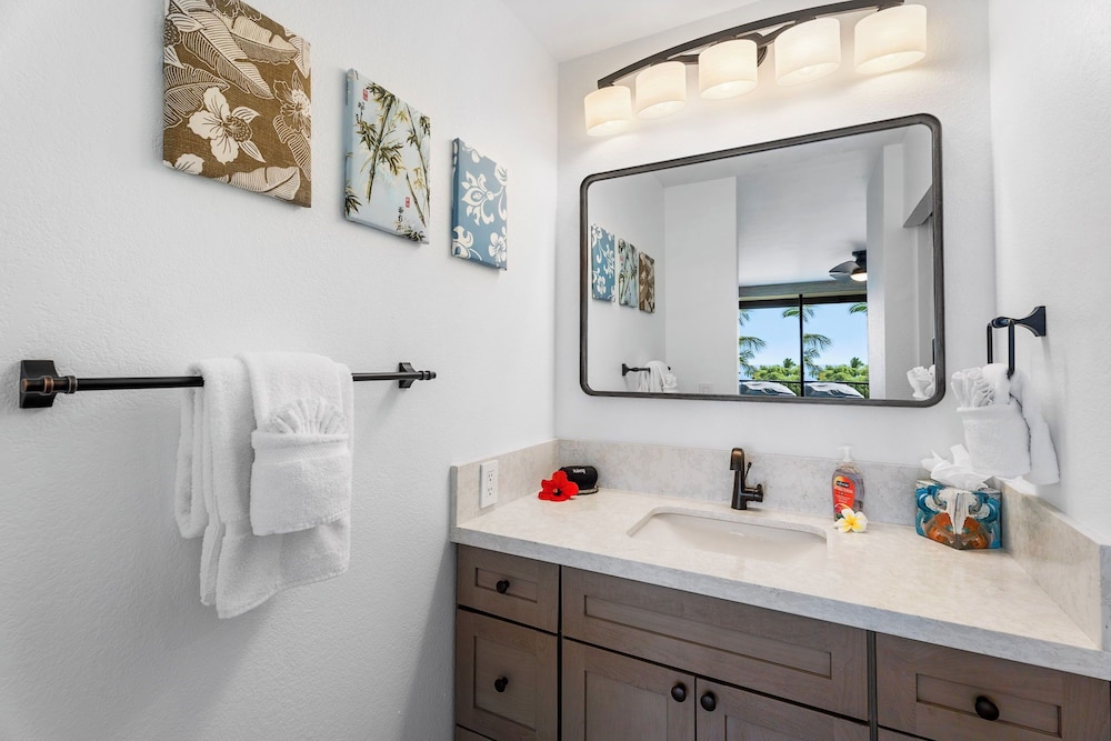 Fully Air-conditioned - Updated Top Floor Including Loft - Ocean Views - Vrkcv