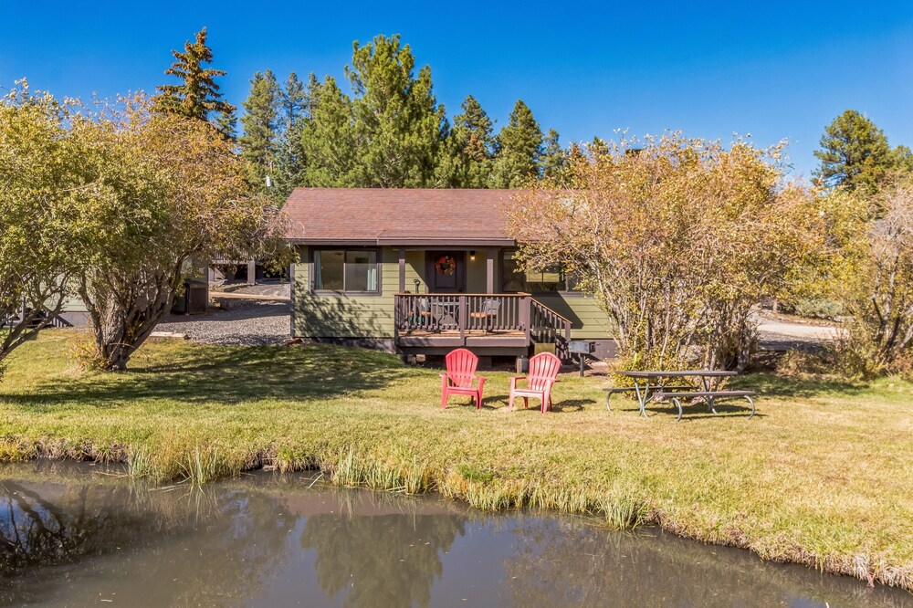 Cozy Cabin Retreat With Scenic Views 2 Bedroom Cabin