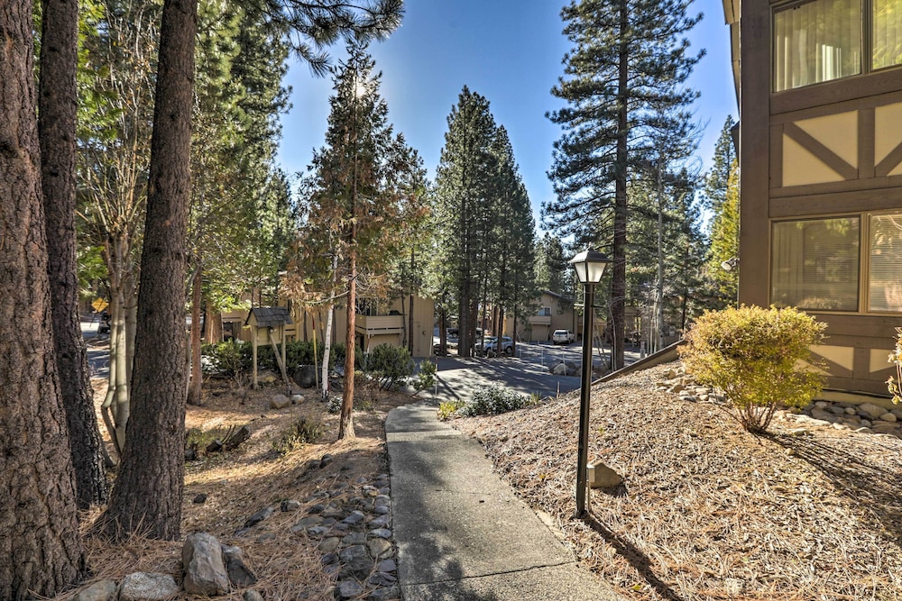 1 Mi to Trail: Wfh-friendly Incline Village Condo! view 3