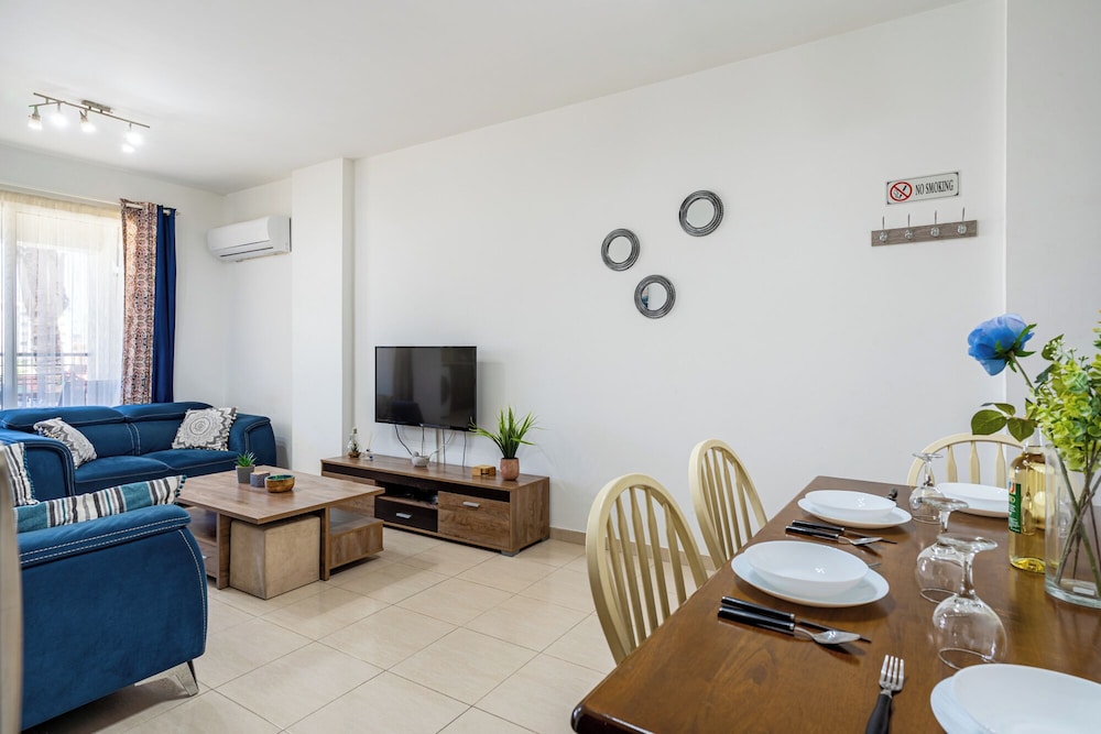 Apollo 2-Bedroom Apartment in Larnaca