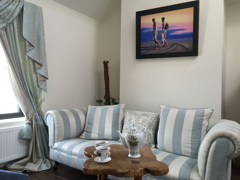 Letterkenny Vacations - No50 Boutique Bed  Breakfast - Property Image 8