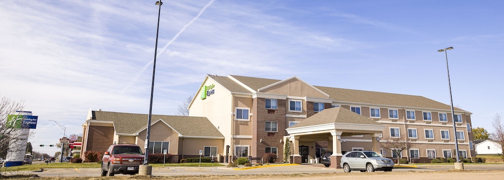 Hotel Holiday Inn Express Oneill By Ihg