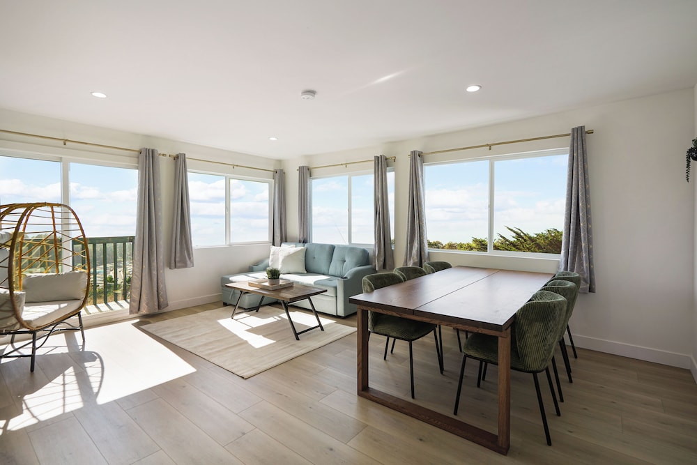 Oceanview Sunset View 3BR Luxe Home Yard