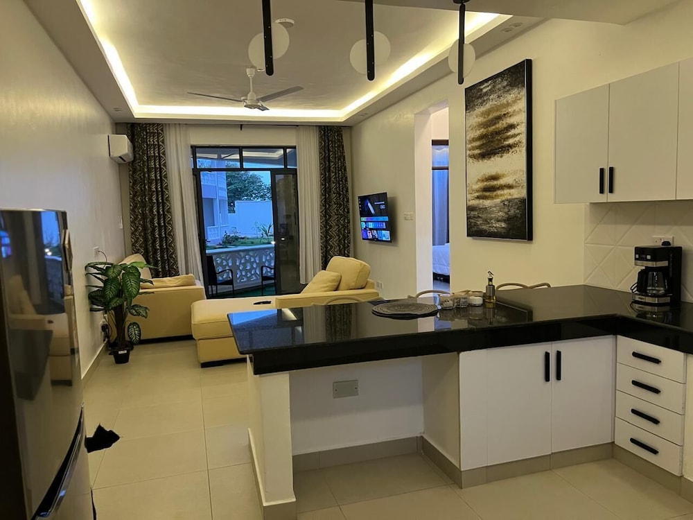 Nyali Beachfront Apartments Baobab waves